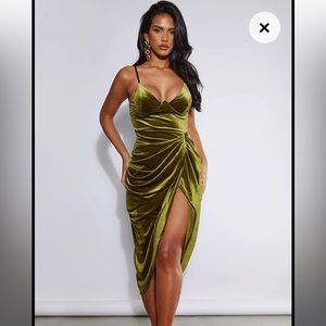 New with tags velvet midi dress